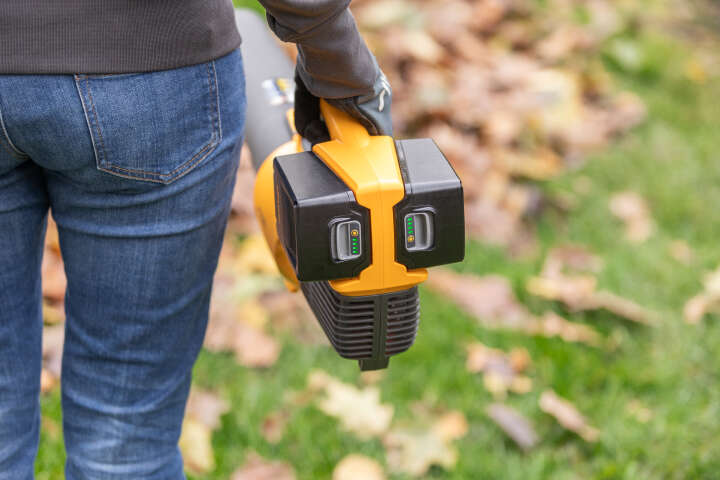 STIGA Akku-Laubbläser BL 300e Kit